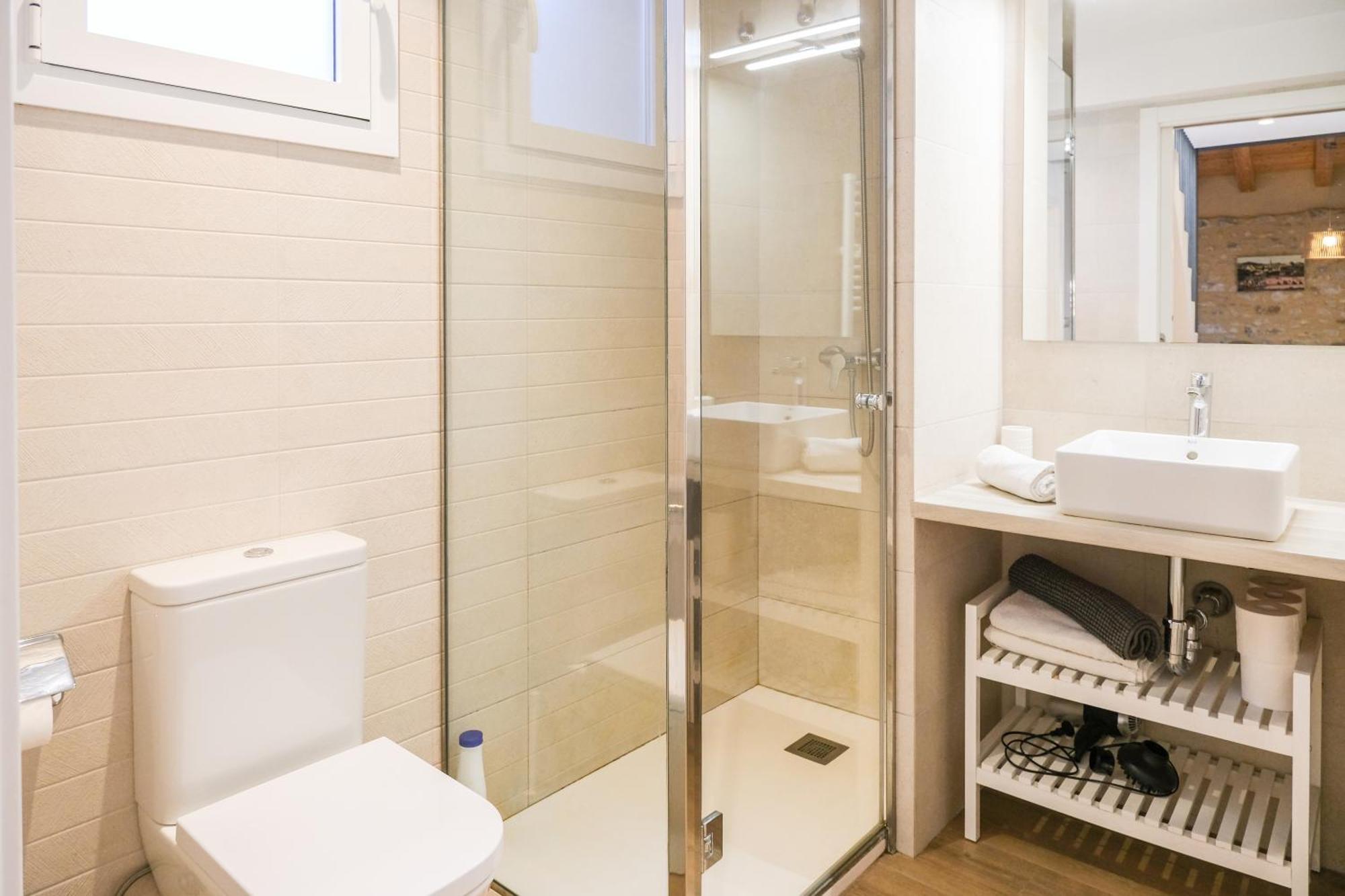 Ganganell Atic Apartamento Con Terraza En Besalú Esterno foto