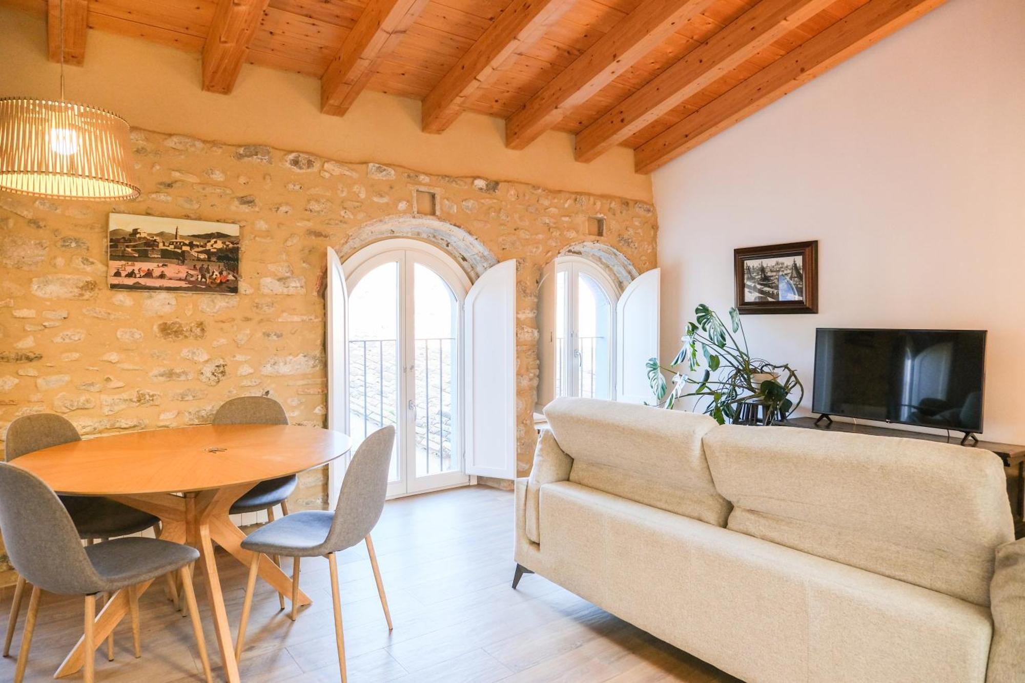 Ganganell Atic Apartamento Con Terraza En Besalú Esterno foto