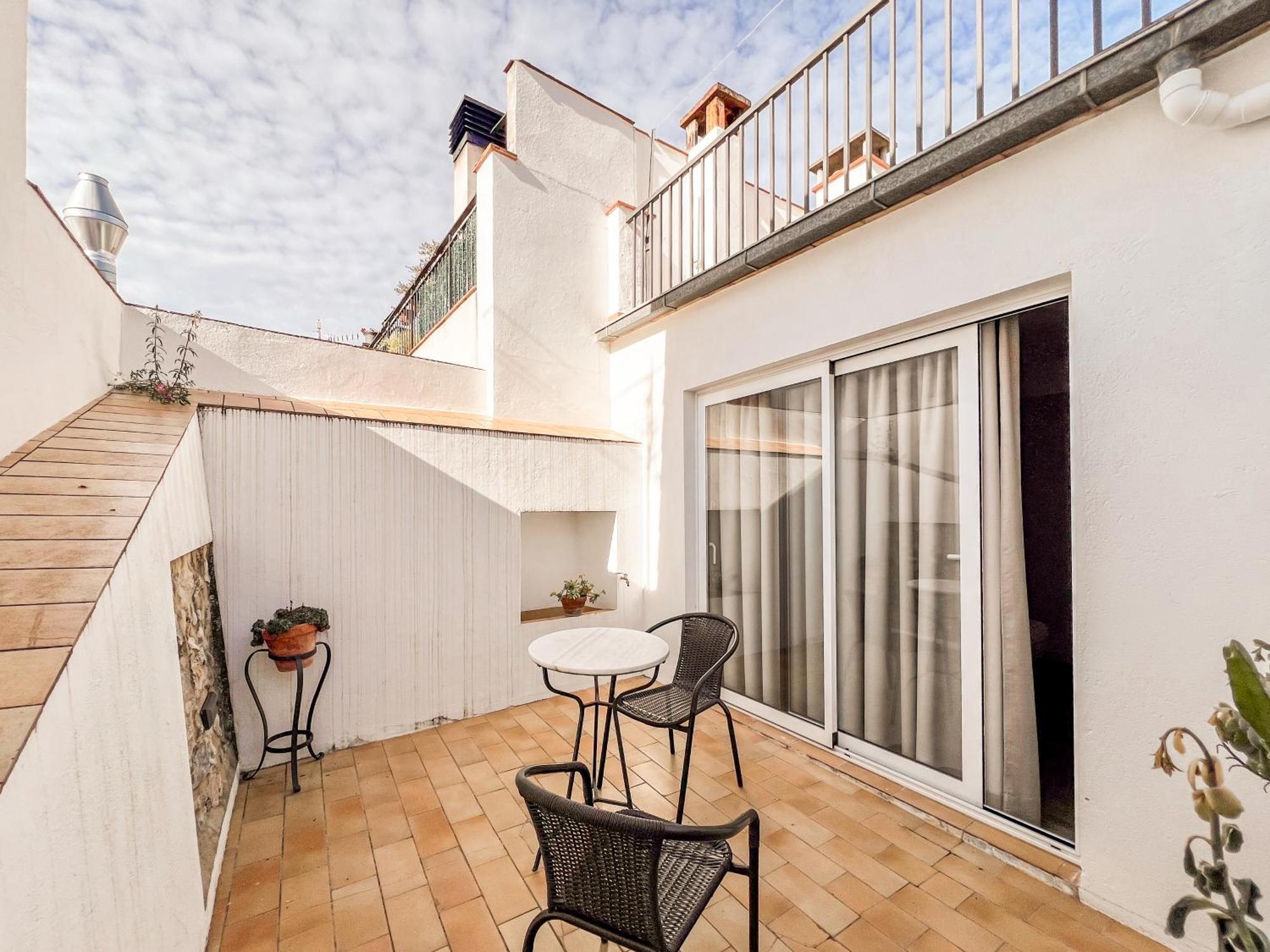 Ganganell Atic Apartamento Con Terraza En Besalú Esterno foto